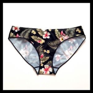 💕ⓅⒾⓃⓀ ⓋⓈ Extra Low Rose Bikini Panties NWT💕